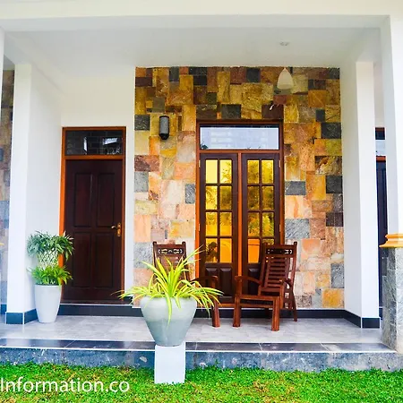 St Claire'S Green Negombo Hotel & Hostels-3